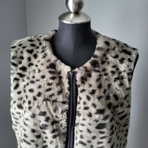 YEST Reversible  Plaid/Leopard Print Vest NWT Sz 6 - Picture 5 of 13